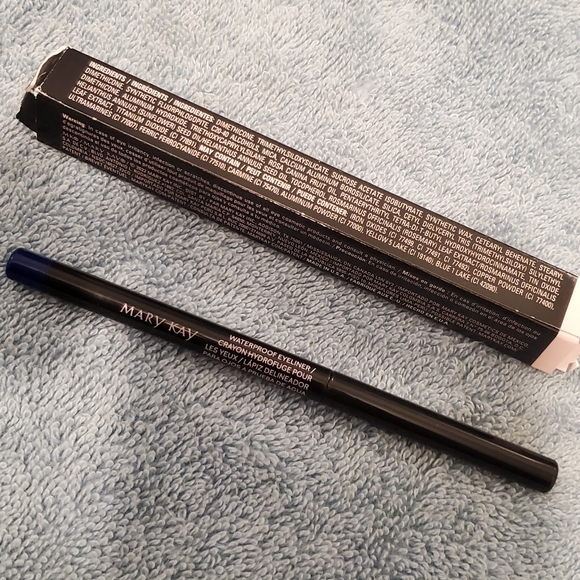 Mary Kay blue waterproof eyeliner - Picture 4 of 6